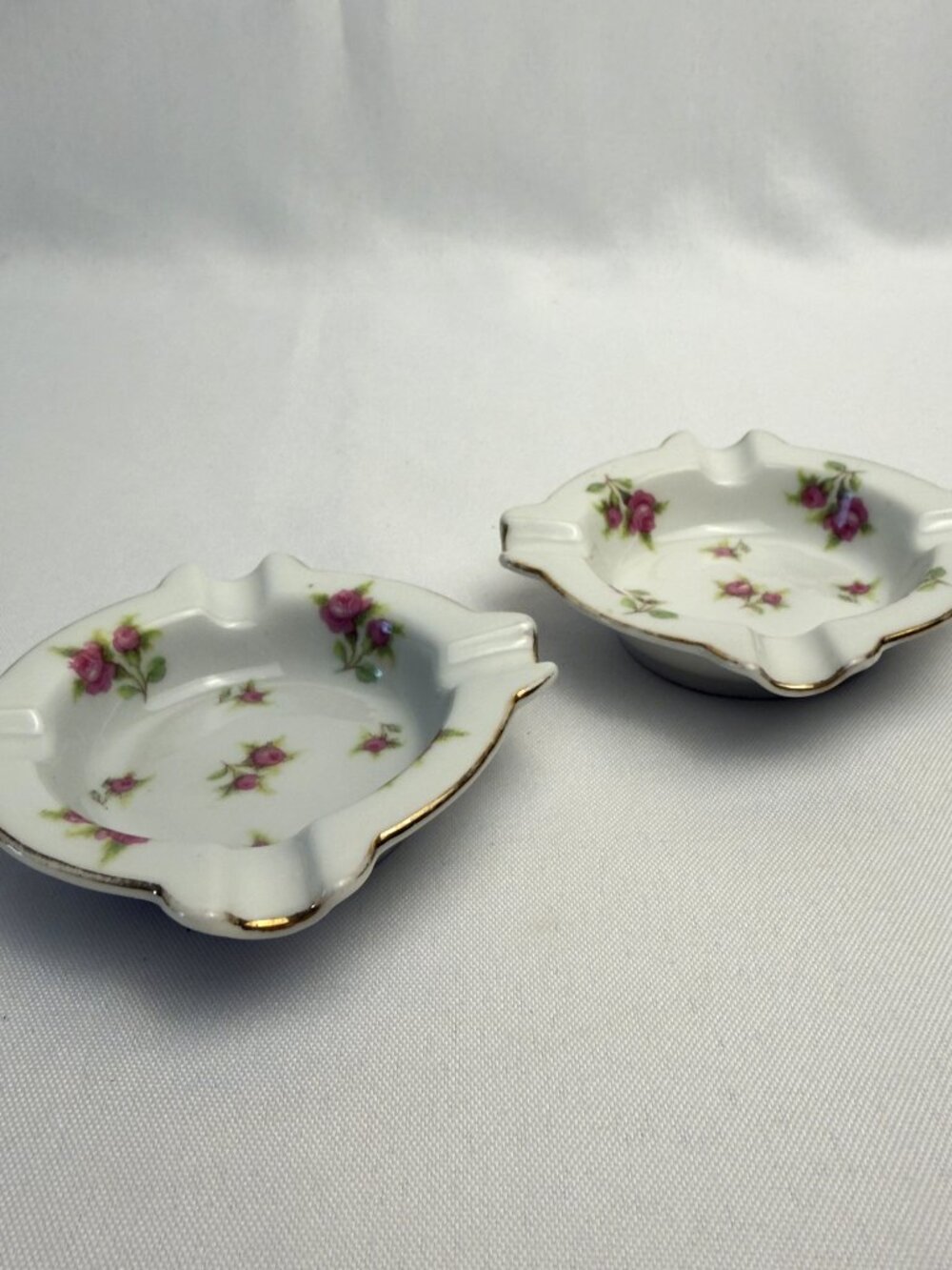 Victoria Czechoslovakia Vintage Porcelain 2 Mini Ashtrays Pink Roses Gold Trim